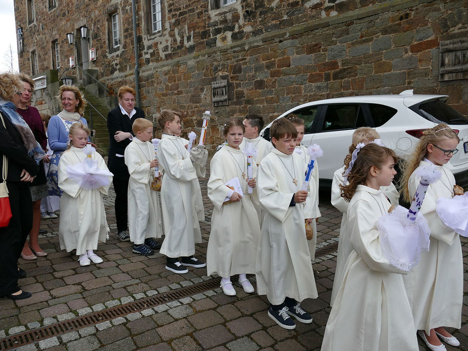 1. Heilige Kommunion in St. Crescentius (Foto: Karl-Franz Thiede)